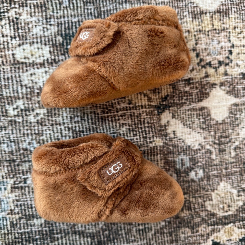 Baby Ugg Bixbee Chesnut Infant Booties Size 2/3T- NWOT - Picture 2 of 8